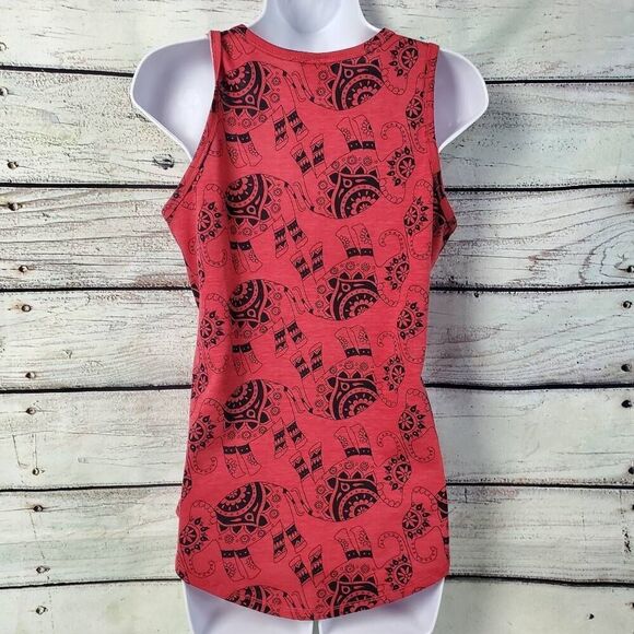 LuLaRoe Tank Top Women's M Red Elephant Print Sleeveless Shirt Soft Stretch Casu - Picture 3 of 6